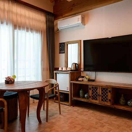 Jeonju Wangyijimil Hanok Hotel Екстериор снимка