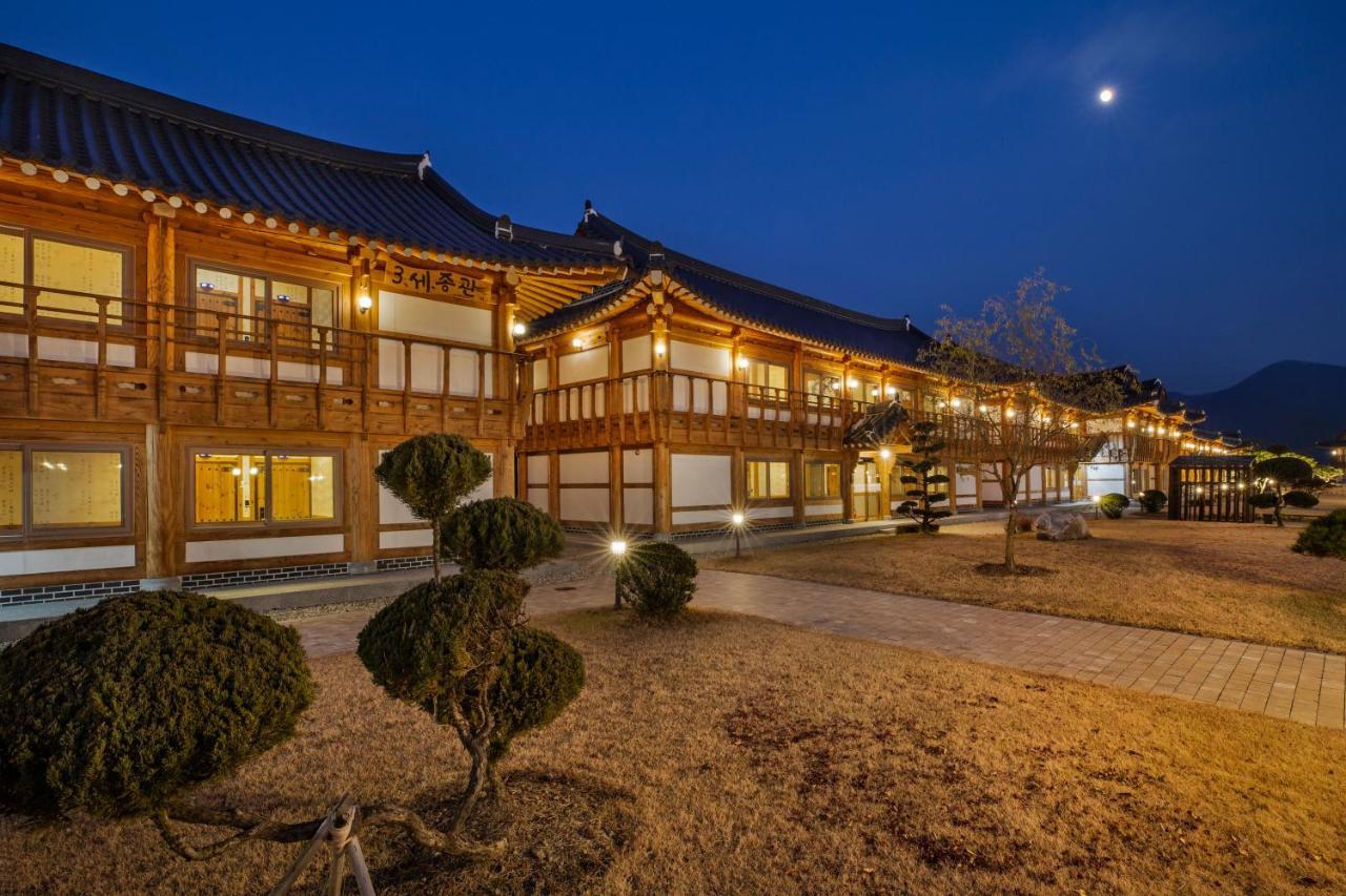 Jeonju Wangyijimil Hanok Hotel Екстериор снимка
