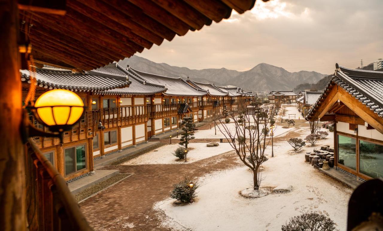 Jeonju Wangyijimil Hanok Hotel Екстериор снимка