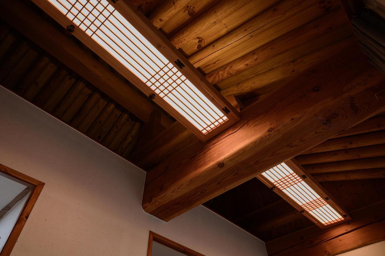 Jeonju Wangyijimil Hanok Hotel Екстериор снимка