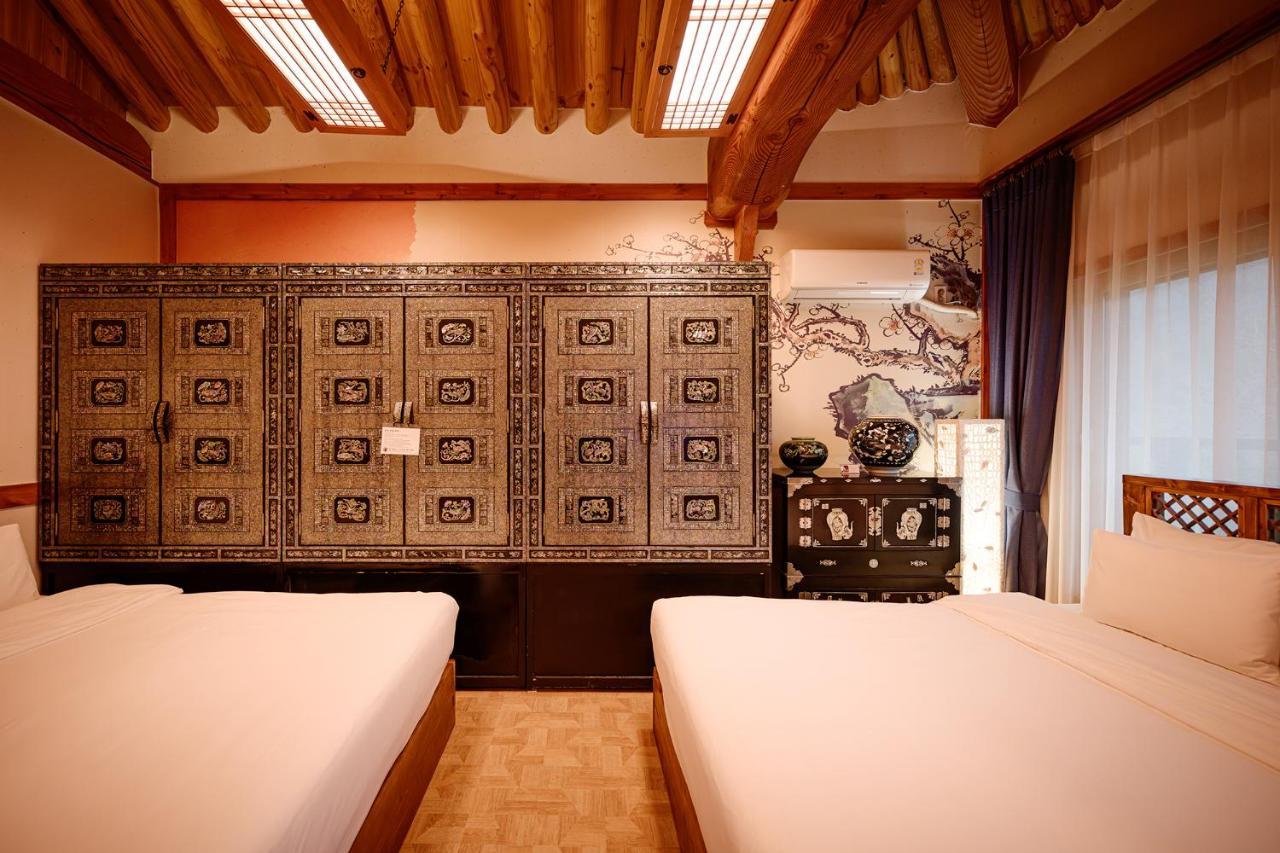 Jeonju Wangyijimil Hanok Hotel Екстериор снимка