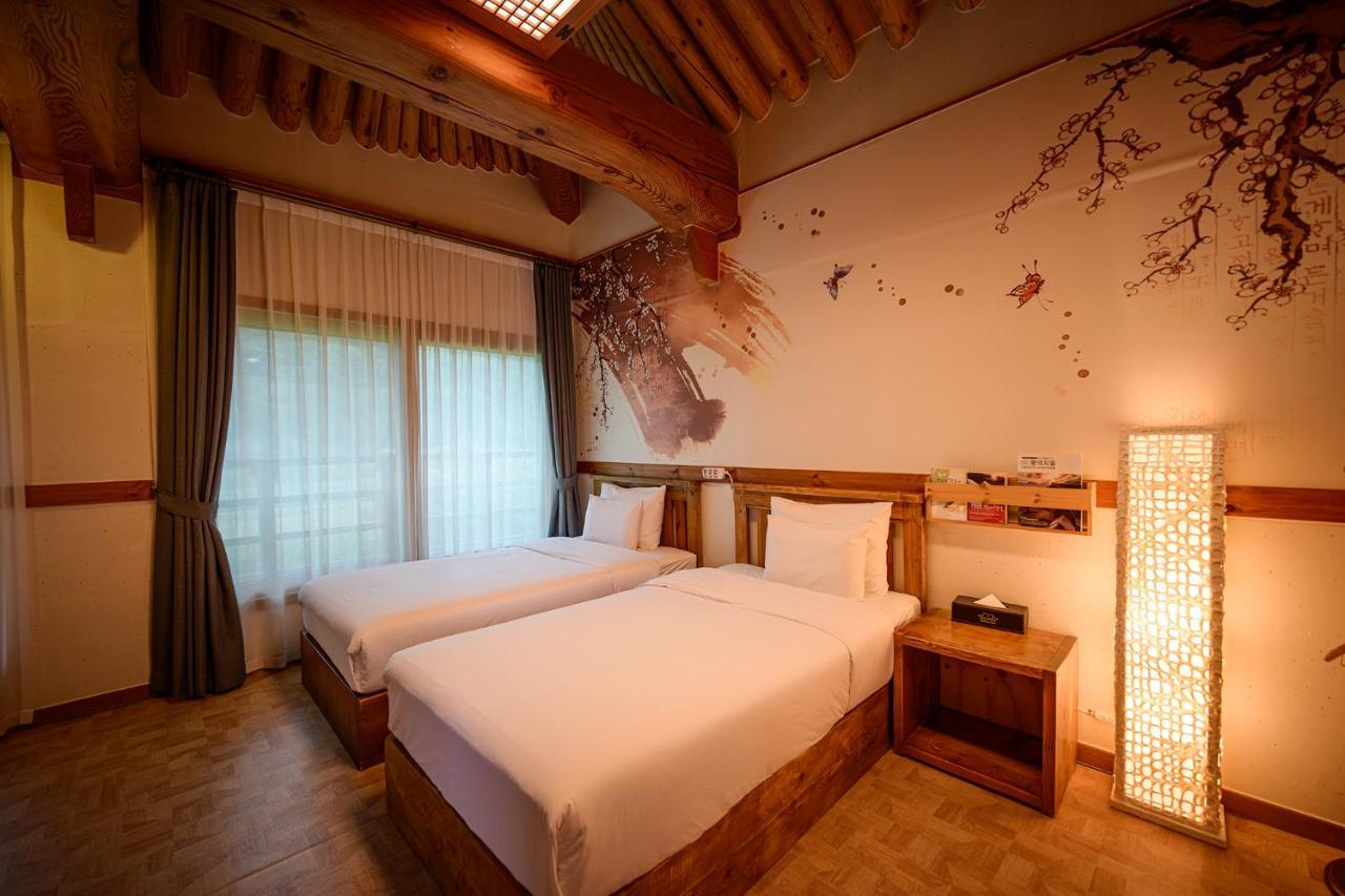Jeonju Wangyijimil Hanok Hotel Екстериор снимка